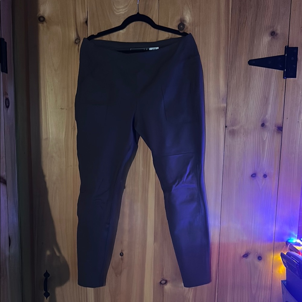 Carhartt Brown Leggings with Elastic Waistband